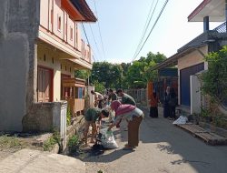 KKN UIN SSC dan UI BBC Sinergi Gelar Kerja Bakti untuk Lingkungan Bersih dan Sehat 5 KKN UIN SSC dan UI BBC Sinergi Gelar Kerja Bakti untuk Lingkungan Bersih dan Sehat