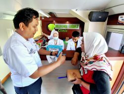 Rail Clinic Hadir di Arjawinangun, KAI Buka Layanan Kesehatan dan Pengobatan Gratis untuk Warga 4 Rail Clinic Hadir di Arjawinangun, KAI Buka Layanan Kesehatan dan Pengobatan Gratis untuk Warga
