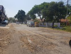 Perbaikan Jalan Sindanglaut–Pabuaran Mulai Dikerjakan, Warga Apresiasi Tindak Lanjut Pemkab Cirebon