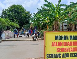 Pemdes Karangtengah Realisasikan Bantuan Provinsi untuk Rabat Beton Jalan Poros Desa