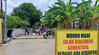 Pemdes Karangtengah Realisasikan Bantuan Provinsi untuk Rabat Beton Jalan Poros Desa