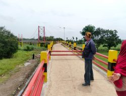 Jembatan Gantung Babakan Losari Baru 3 Bulan Diresmikan Sudah Ambrol, Warga Pertanyakan Kualitas Proyek