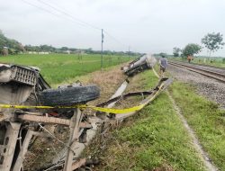 Truk Tangki Mogok di Rel, KA Menoreh Alami Kecelakaan di Perlintasan Gebang
