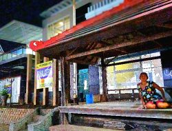 Hidup di Gazebo, Karniah Bertahan Berkat MBG di Desa Beringin