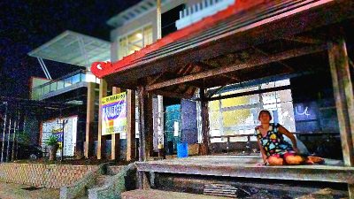 Hidup di Gazebo, Karniah Bertahan Berkat MBG di Desa Beringin