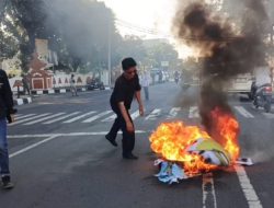 Mahasiswa Geruduk DPRD Kota Cirebon, Desak Penuntasan Dugaan Pelanggaran Etik Oknum Anggota Dewan