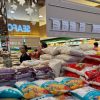 Bulog Cirebon Perluas Distribusi Beras Premium ke Ritel Modern, Harga Sesuai HET Rp14.900 per Kilogram