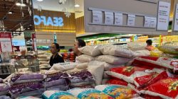 Bulog Cirebon Perluas Distribusi Beras Premium ke Ritel Modern, Harga Sesuai HET Rp14.900 per Kilogram