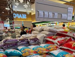 Bulog Cirebon Perluas Distribusi Beras Premium ke Ritel Modern, Harga Sesuai HET Rp14.900 per Kilogram