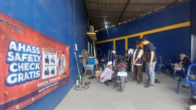 Lewat NasDem Peduli, Ojol dan Warga Cirebon Bisa Nikmati Servis Motor Gratis